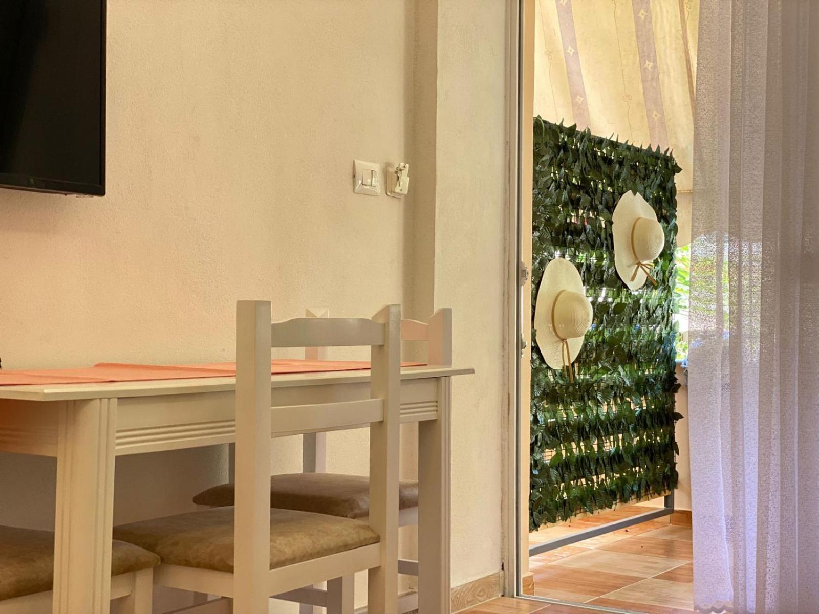 Areti Rooms Hotel Himare Exterior foto