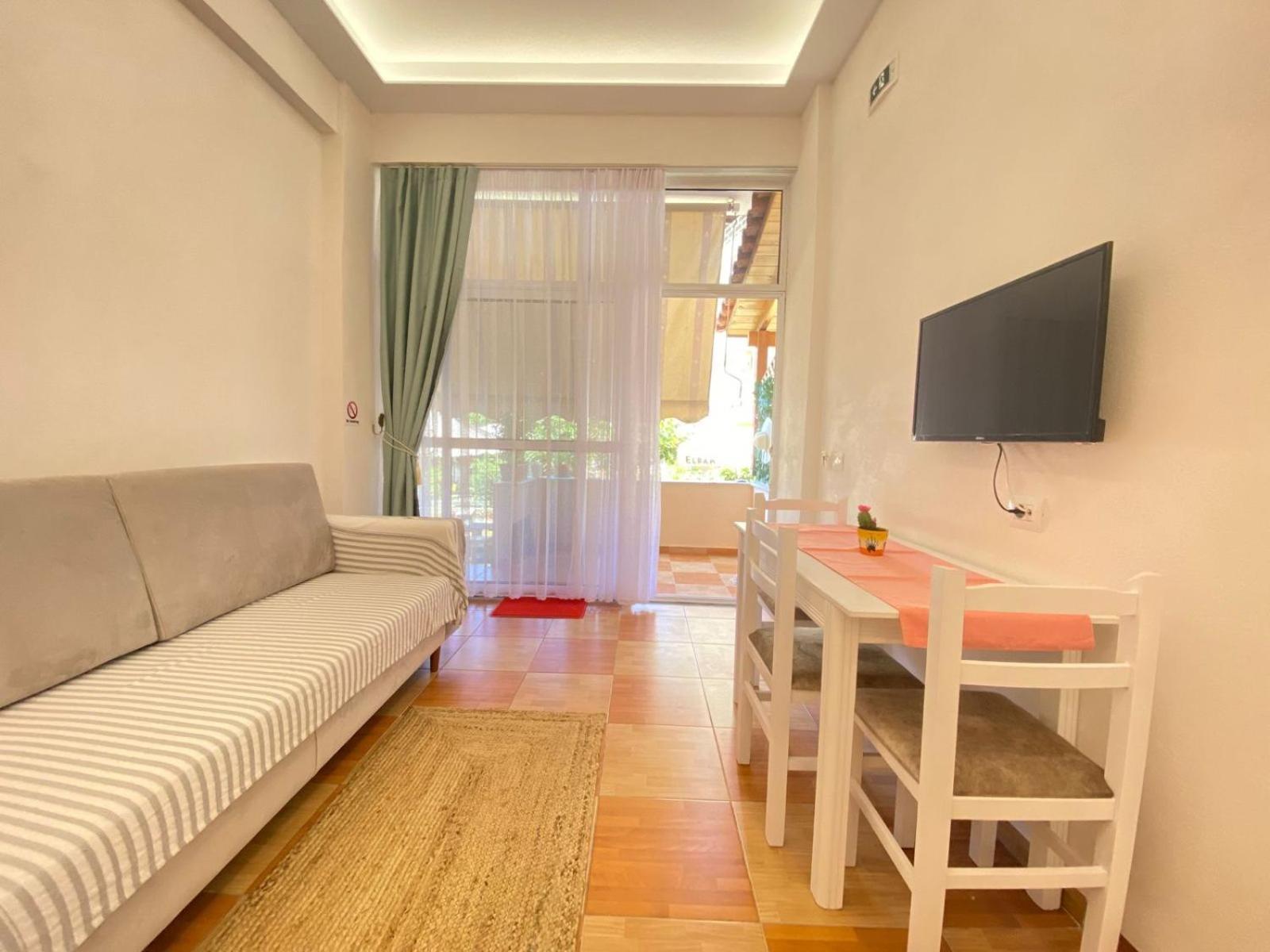 Areti Rooms Hotel Himare Exterior foto