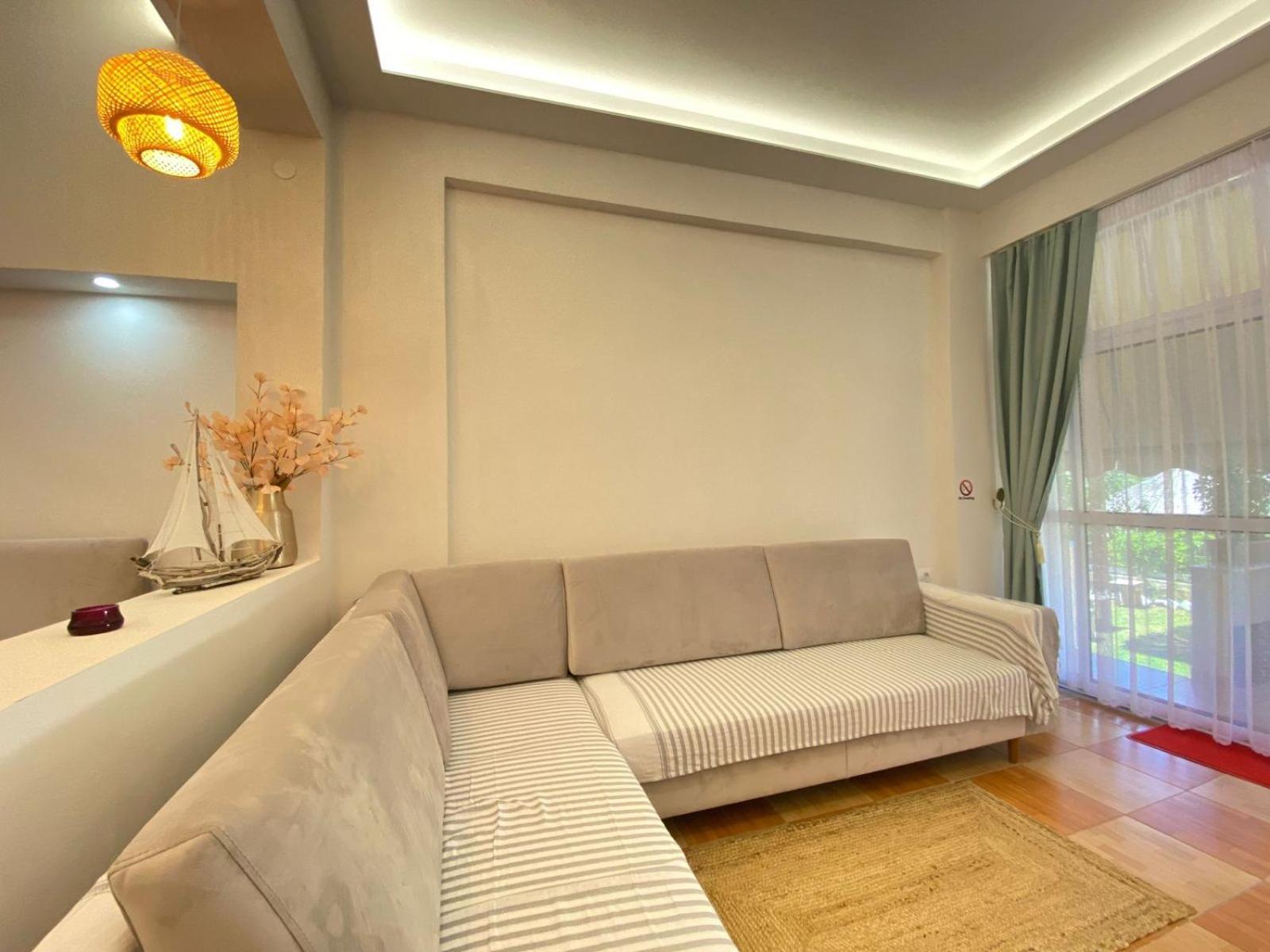 Areti Rooms Hotel Himare Exterior foto