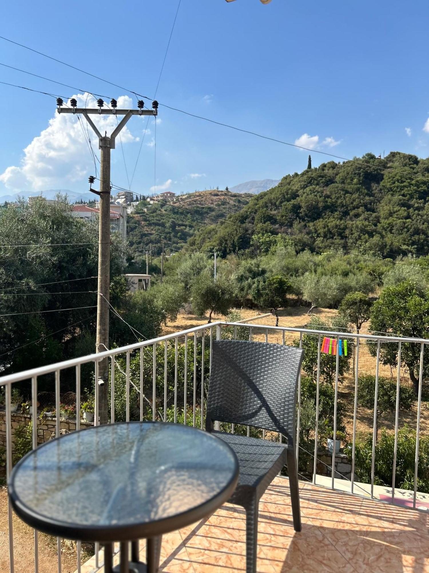 Areti Rooms Hotel Himare Exterior foto
