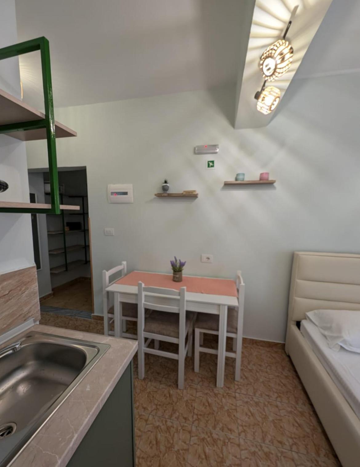 Areti Rooms Hotel Himare Exterior foto