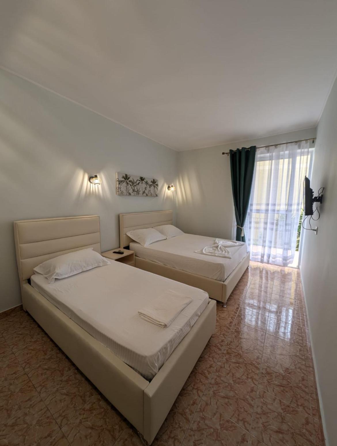 Areti Rooms Hotel Himare Exterior foto